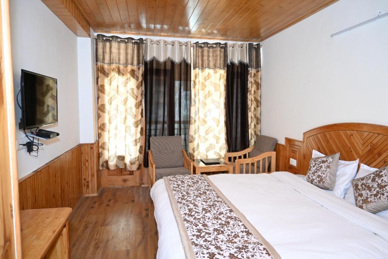 Hotel Nirmal Chhaya Manāli Екстериор снимка