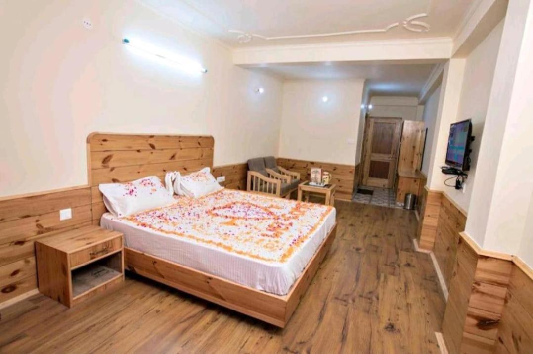 Hotel Nirmal Chhaya Manāli Екстериор снимка