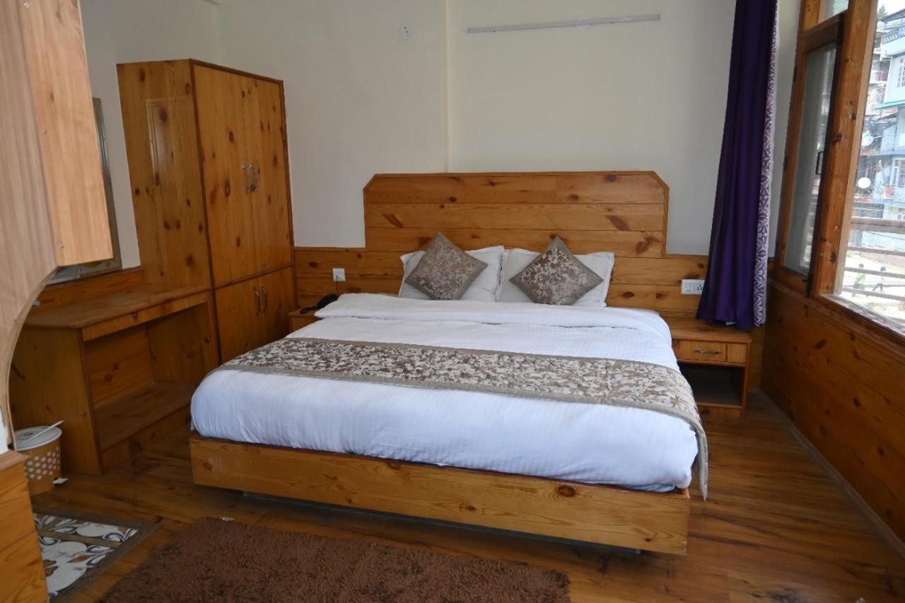 Hotel Nirmal Chhaya Manāli Екстериор снимка