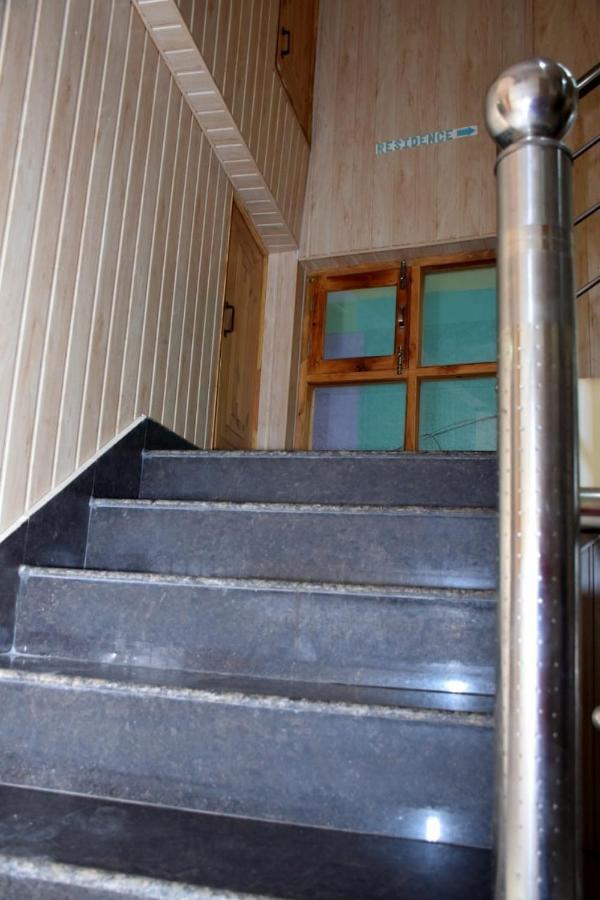 Hotel Nirmal Chhaya Manāli Екстериор снимка